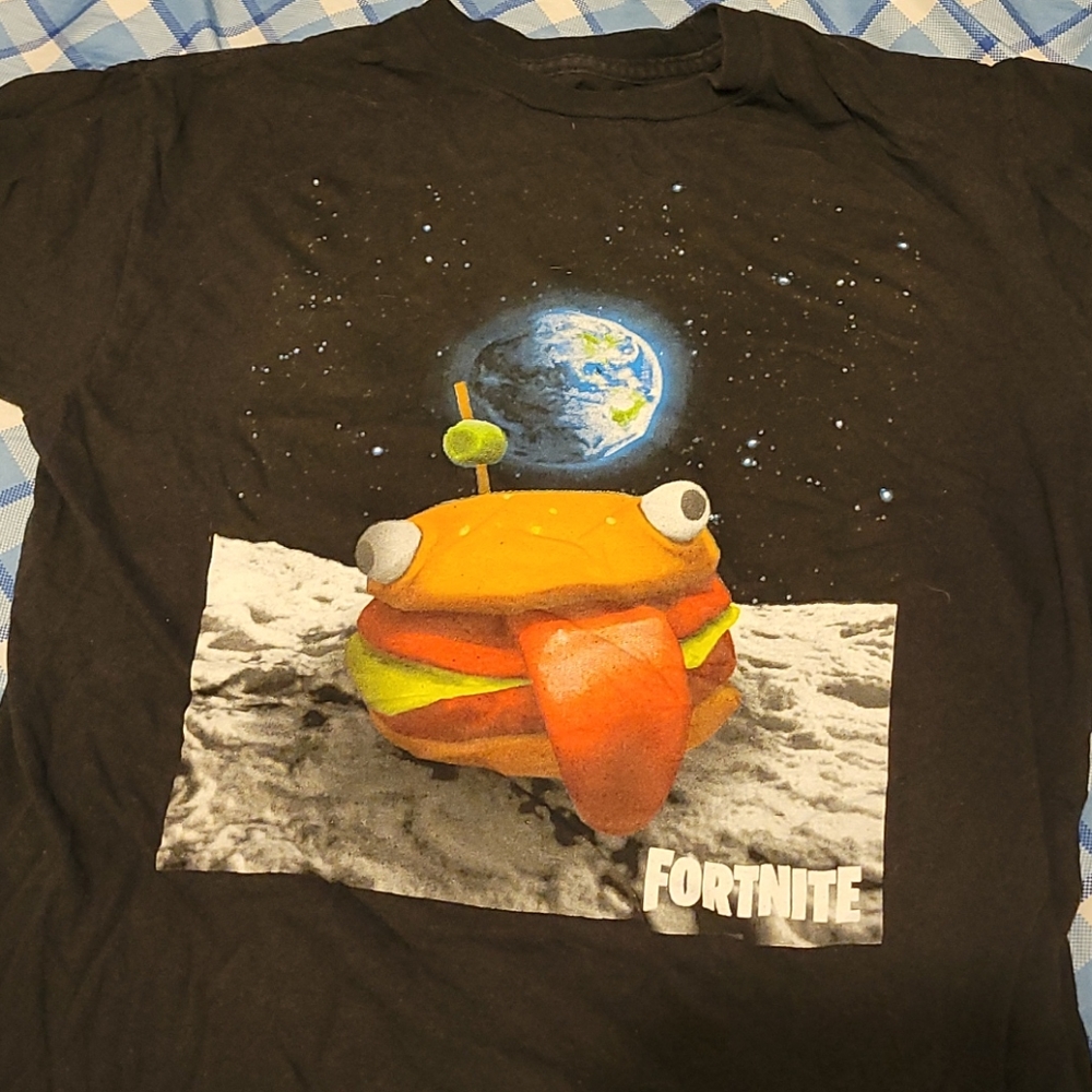 Fortnite boys tee size Large